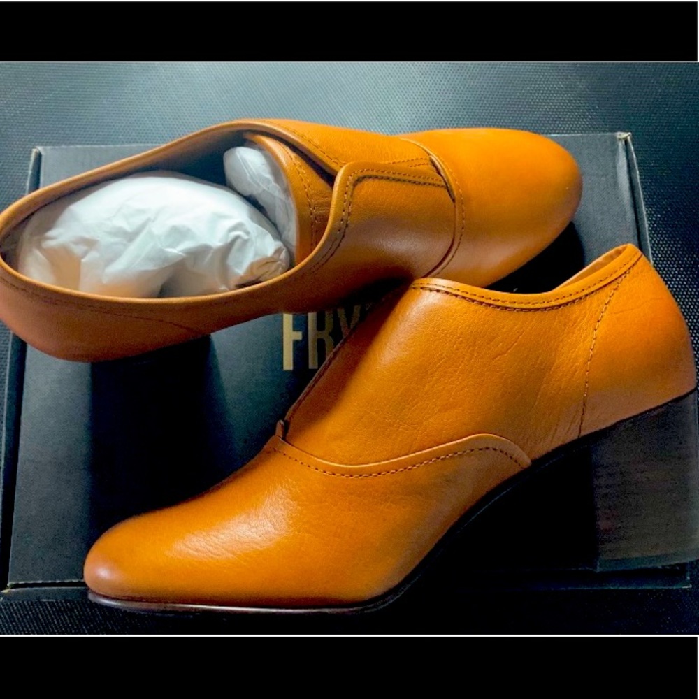 New - Frye Stella Slip with block heel